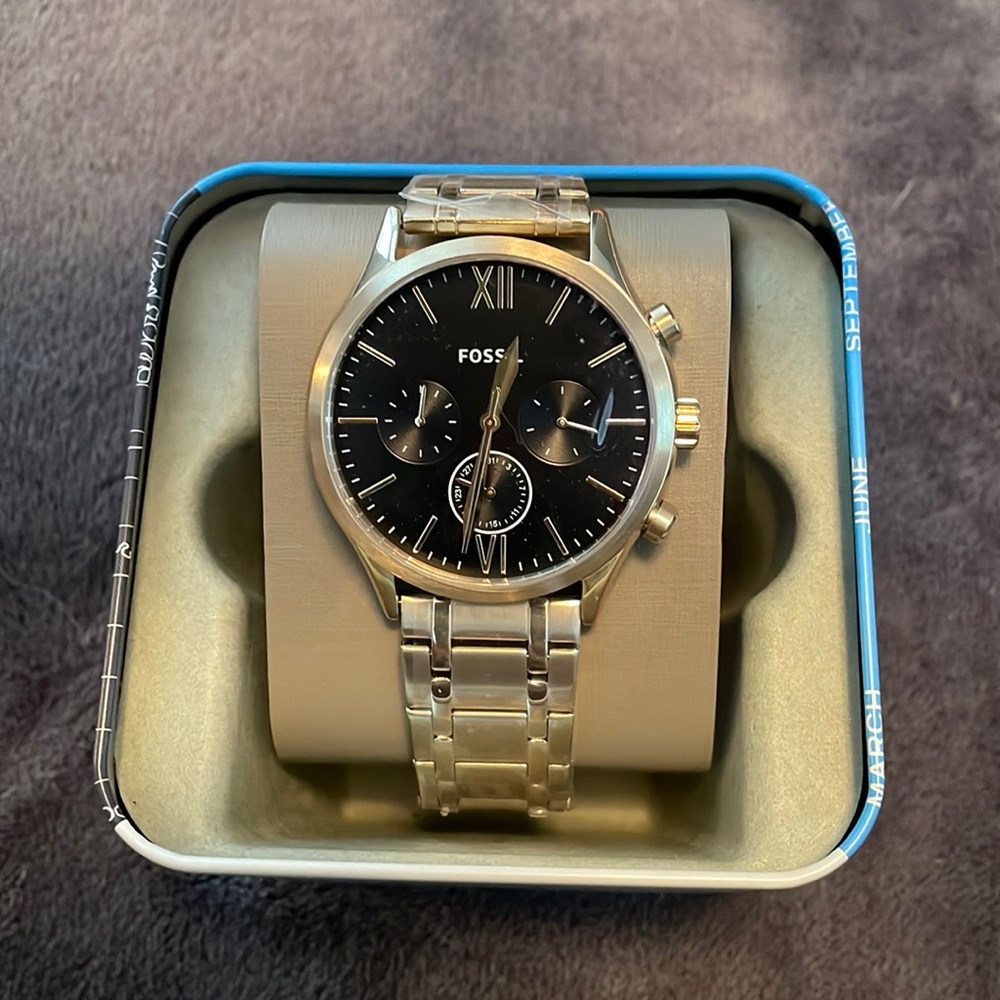 COPY - NWT men’s fossil watch (gold)